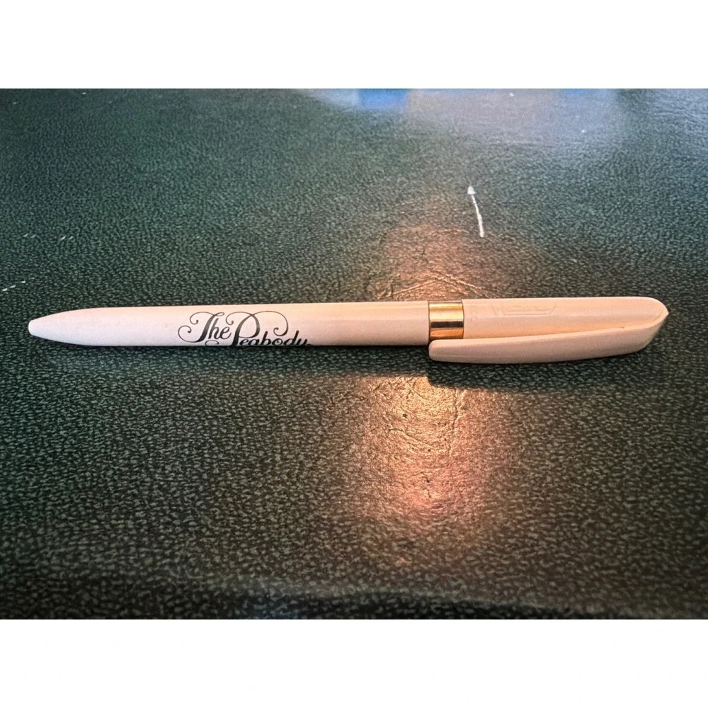 Vintage The Peabody Hotel Memphis Duck Logo Twist Ballpoint Pen Cream Gold Tone